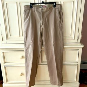 Men’s Lee Custom Fit Khaki Pants Size 34x32.  Stretchy Comfort Waistband.